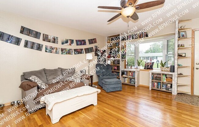 Building Photo - CLOSE TO CAMPUS!! 3 Bed, 1.5 Bath Home In ...