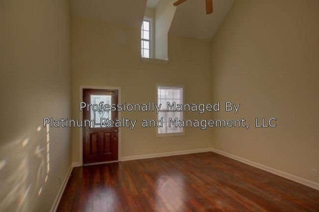 Building Photo - 217 Hillcrest Dr