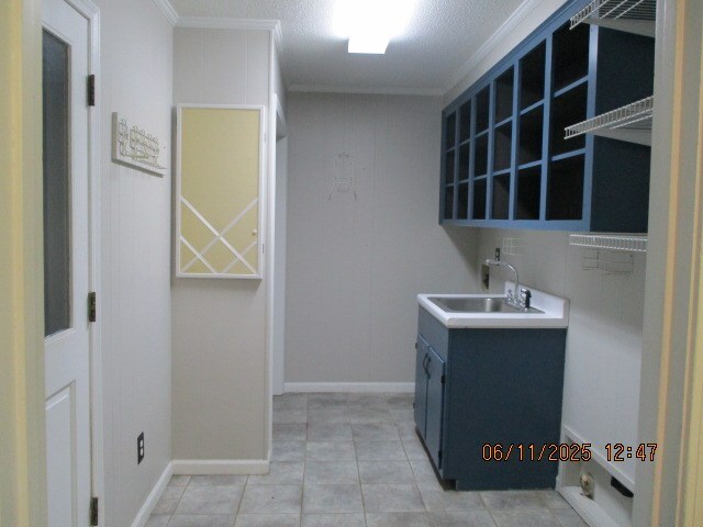 Building Photo - 2213 Rolling Hill Ln
