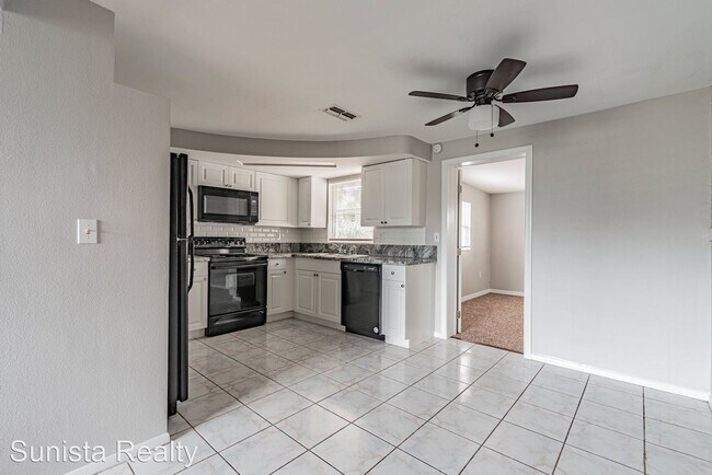 Foto del edificio - 3 br, 1.5 bath House - 4350 Beacon Square Dr.