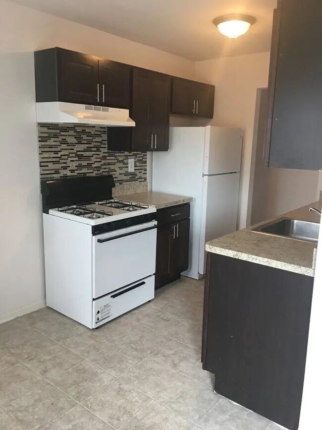 Building Photo - Auburn Hills, MI