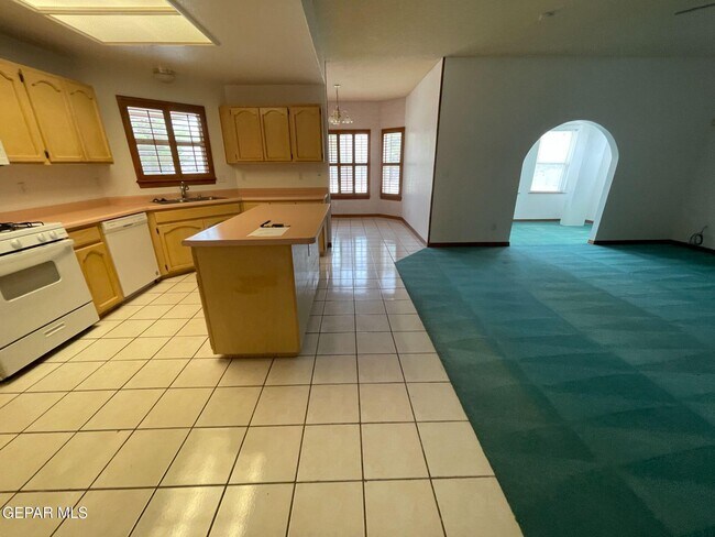 Foto del edificio - 6851 Rock Canyon Dr