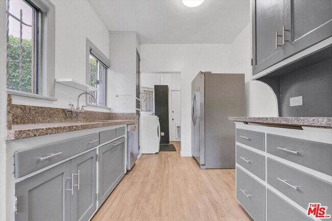 Foto del edificio - 5112 Edgewood Pl