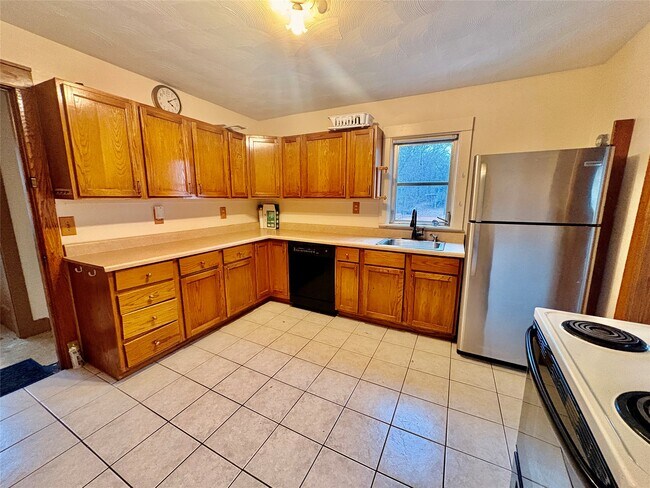 Foto del edificio - 211 Dudley Ave