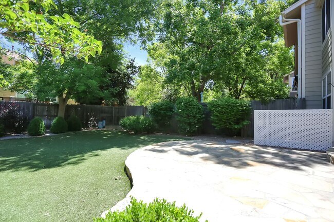 Building Photo - Beautiful Home in Southeast Denver