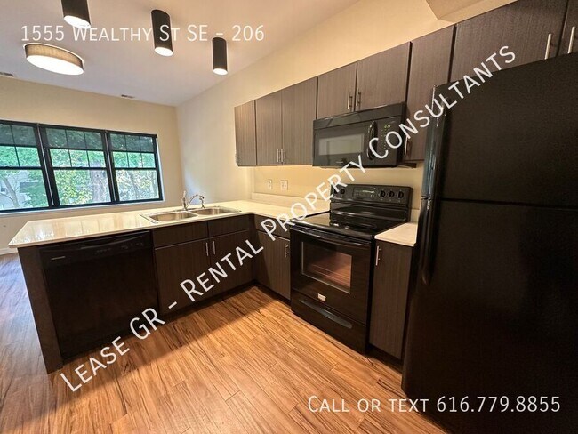 Building Photo - Eastown One Bedroom - Close to Downtown!