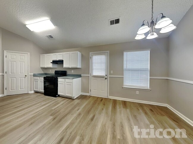Building Photo - 240 Kings Cove