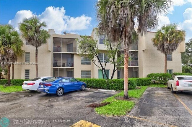 Building Photo - 3100 Riverside Dr