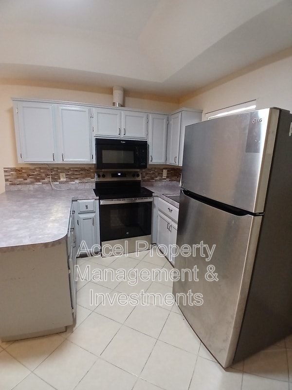 Building Photo - 3601 Mina De Oro