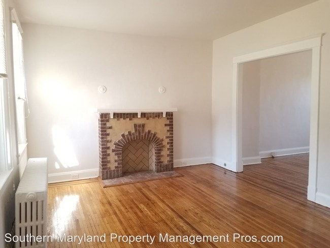 Building Photo - 3 br, 1.5 bath House - 3934 Dolfield Avenue