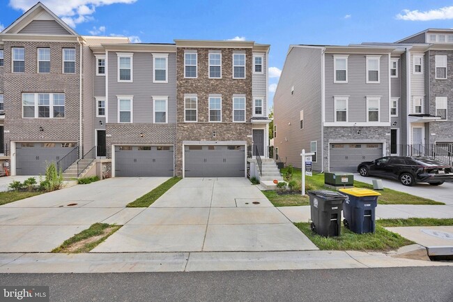 Photo - 2906 Lewis And Clark Avenue Unit Townhome