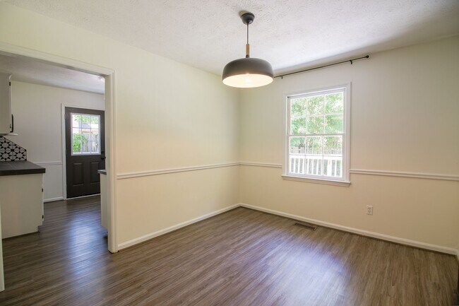 Foto del edificio - 4 Bedroom home in North Columbus