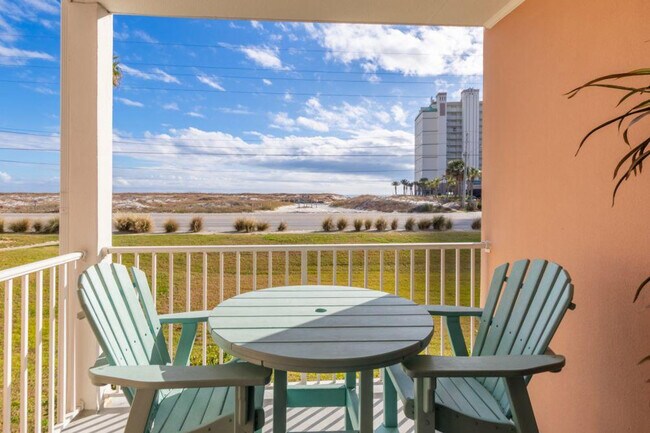 Foto del edificio - 572 E Beach Blvd