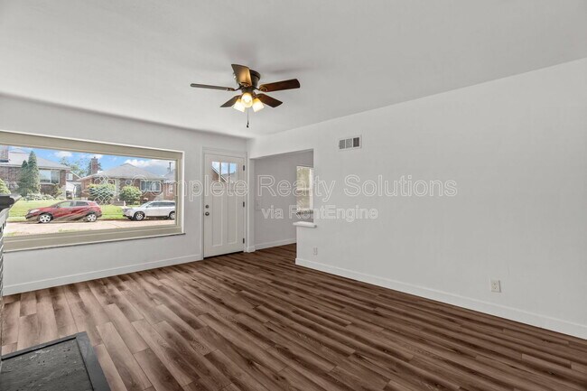 Foto del edificio - 5655 Potomac St