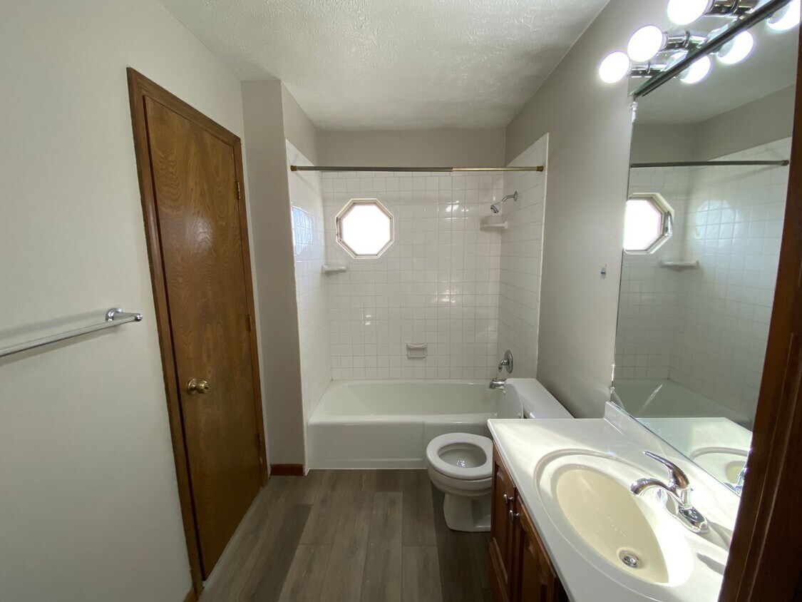 11267 Erskine St, Omaha, NE 68164 House Rental in Omaha, NE