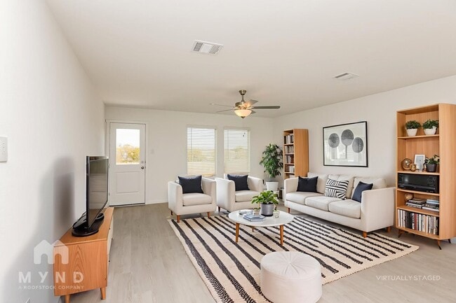 Foto del edificio - 2713 Ctr Crk Ln