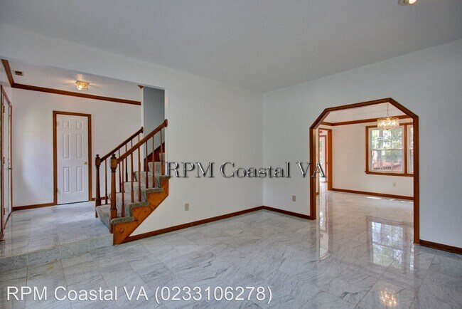 Building Photo - 4 br, 2.5 bath House - 884 Melrose Terrace