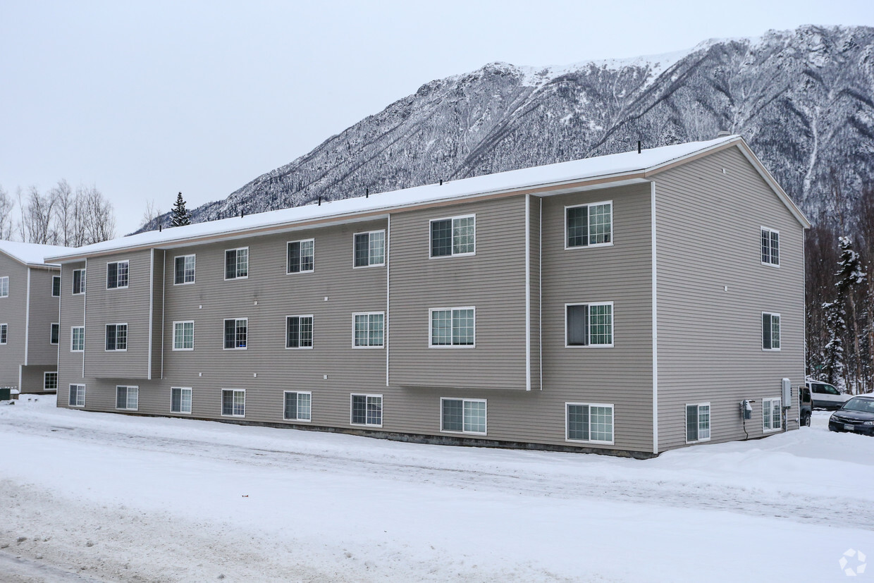 Building Photo - 24151 Mirror Dr