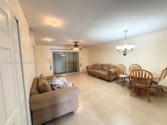 Building Photo - 650 SW 124th Terrace