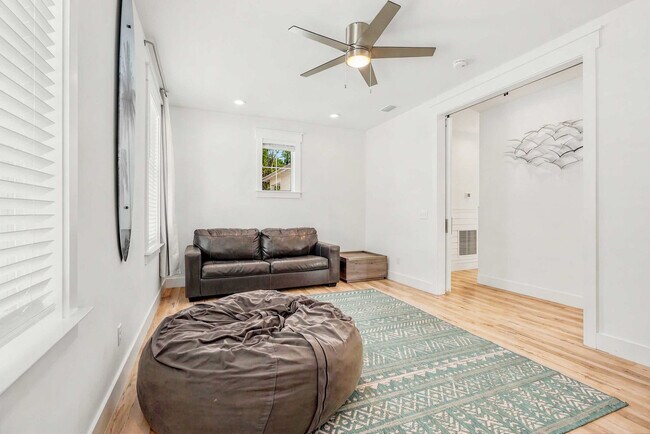 Foto del edificio - 508 Lyndell Ln