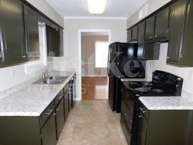 Building Photo - 5590 Montpelier Dr