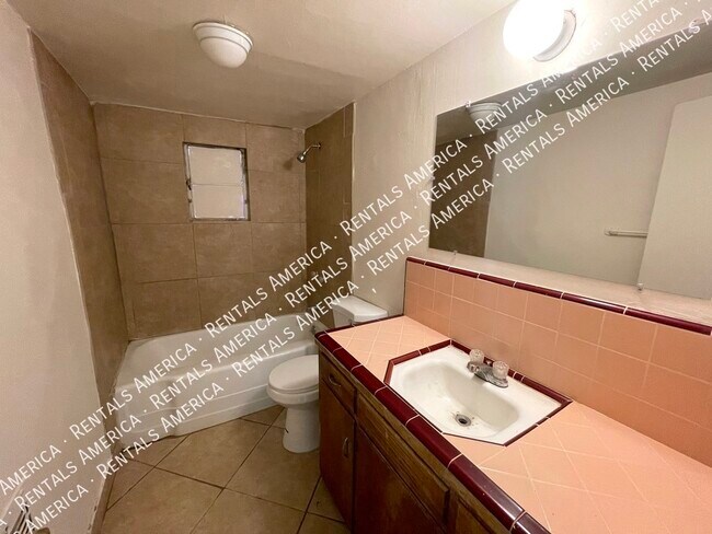 Foto del edificio - 2477 N Alvernon Way