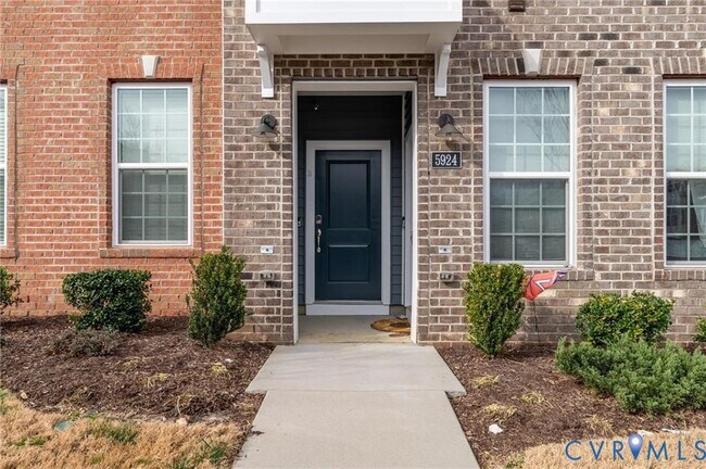 Foto del edificio - 5924 Whitehurst Ln