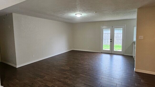 Foto del edificio - 3 Bedroom 2 Bath House in The Colony