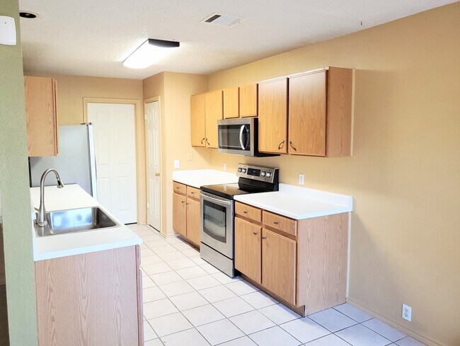 Building Photo - 2020 Coats Cir