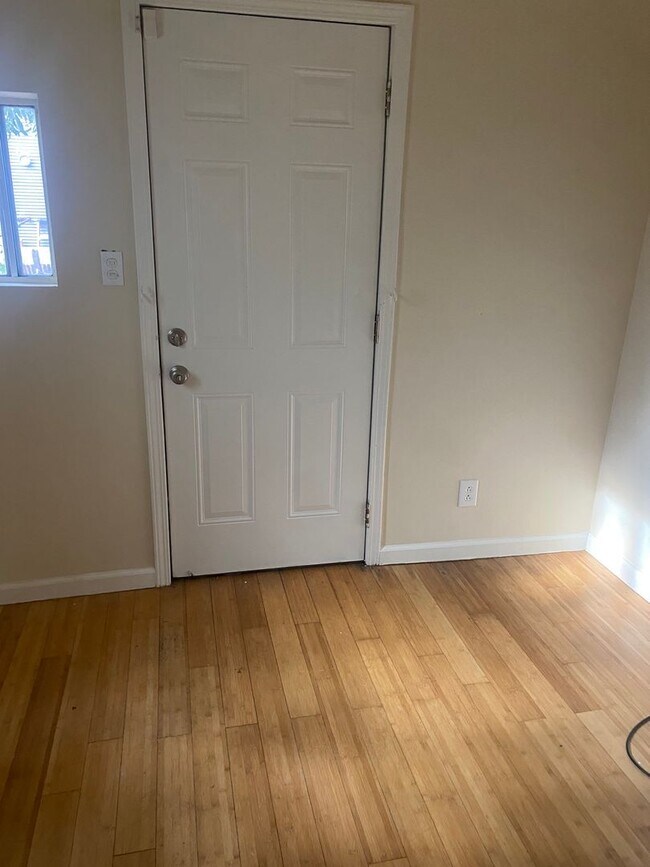 Photo - 2 bedroom 1 bathroom plus a sunroom availa... House