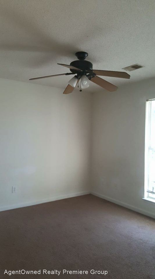 Building Photo - 3 br, 2 bath House - 9513 South Cardinal Dr
