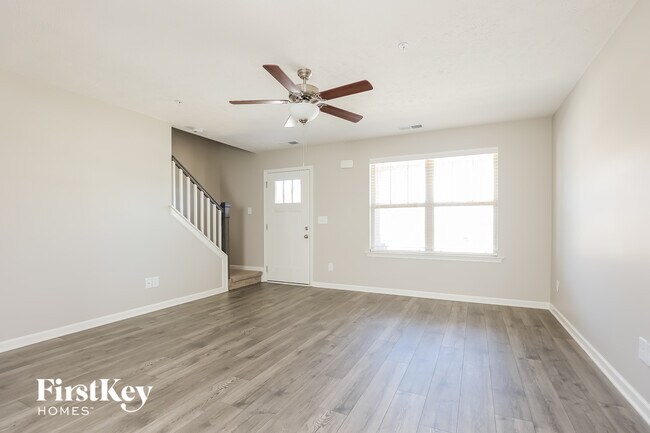 Building Photo - 219 Edgefield Ct