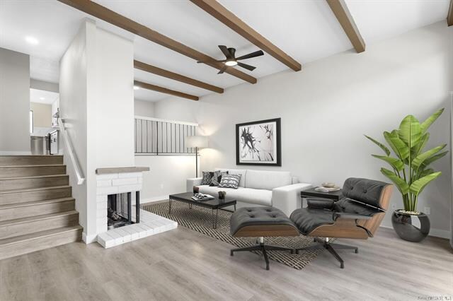 Building Photo - 3878 La Jolla Village Dr