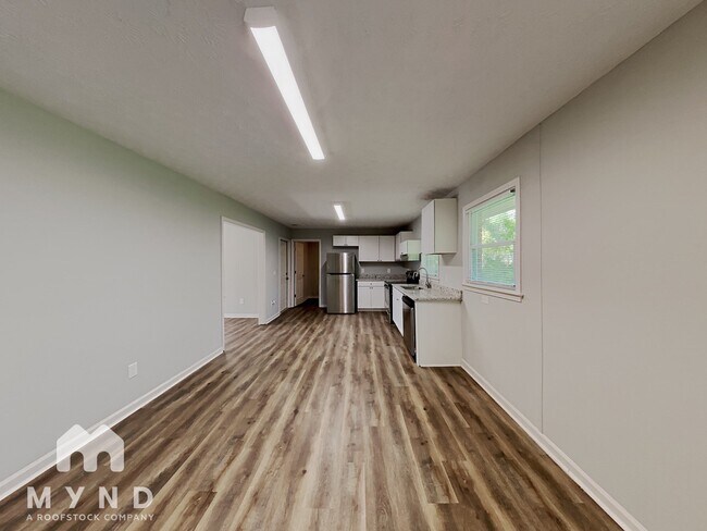 Building Photo - 2728 Columbia Dr
