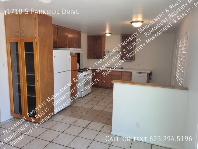 Building Photo - 3 Bed/2 Bath ready for immediate move in!