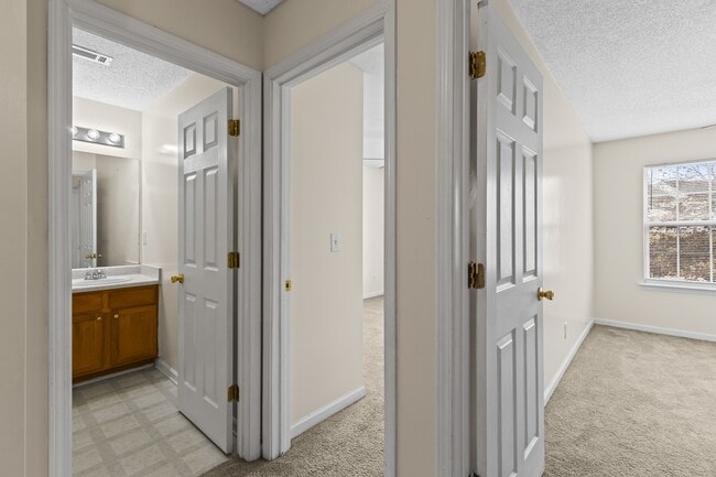 Foto del edificio - 6294 Hickory Ln Cir