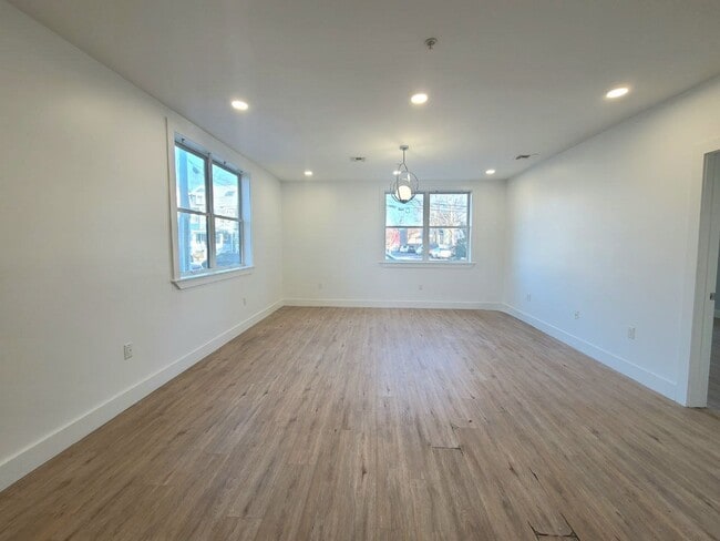 Building Photo - 205 Mt Vernon Ave