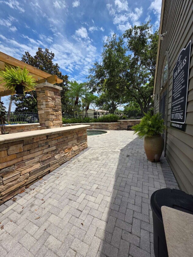 Foto del edificio - 1 bedroom condo in Clearwater