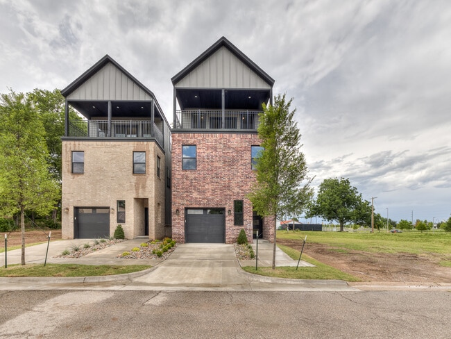 Building Photo - 315 SW 13th St