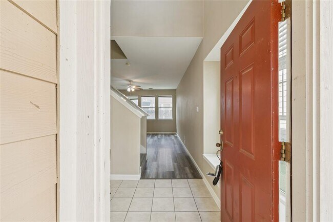 Foto del edificio - 16635 Newglen Ln