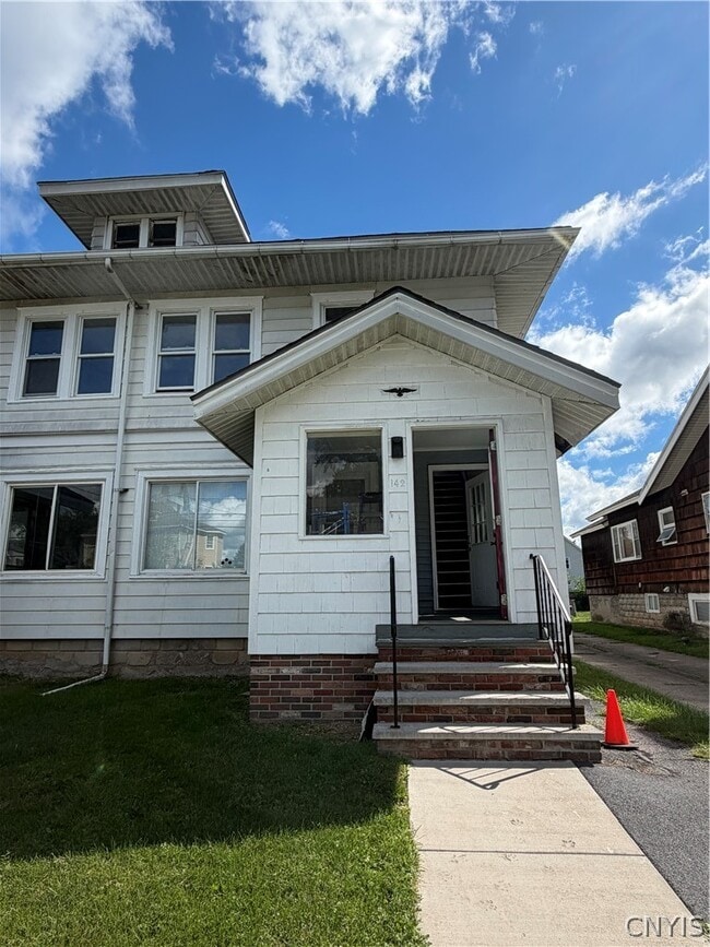 Building Photo - 142-44 Lynwood Ave