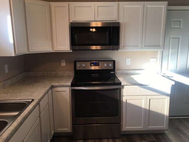 Foto del edificio - 5 Bedroom 2 Bath Home Available in Brecken...