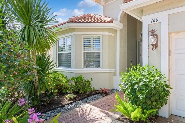 Building Photo - 160 Palm Cir