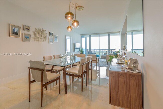 Foto del edificio - 601 NE 36th St