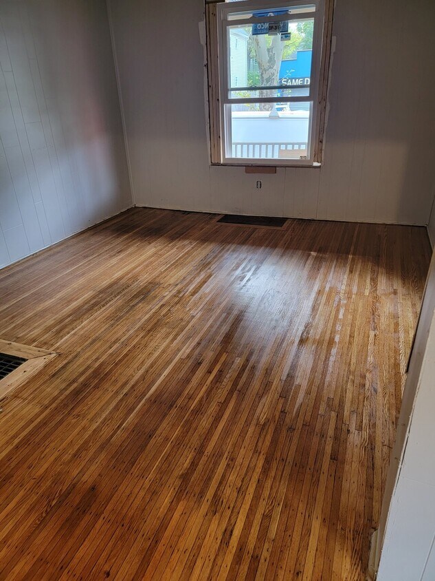 Foto del edificio - 734 Dewey Ave