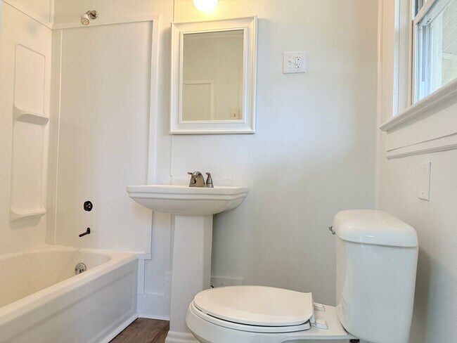 Foto del edificio - Cozy, Newly Renovated 2-Bed Retreat in the heart of Milford, DE!
