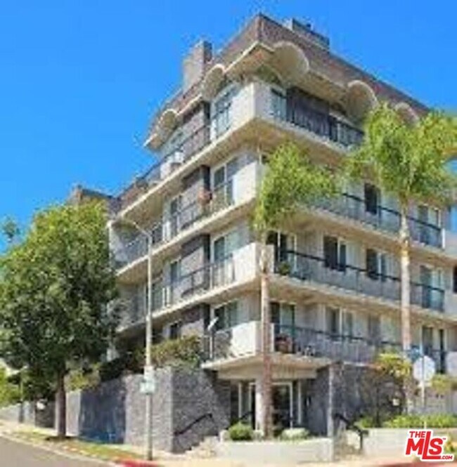 Building Photo - 1851 Holmby Ave