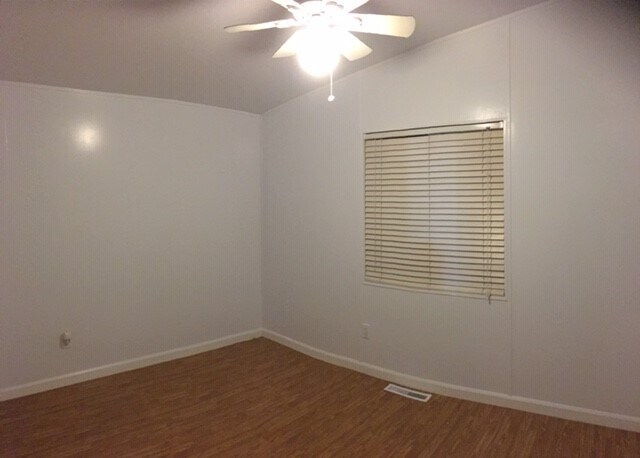 Foto del edificio - 7030 Trombley Ln