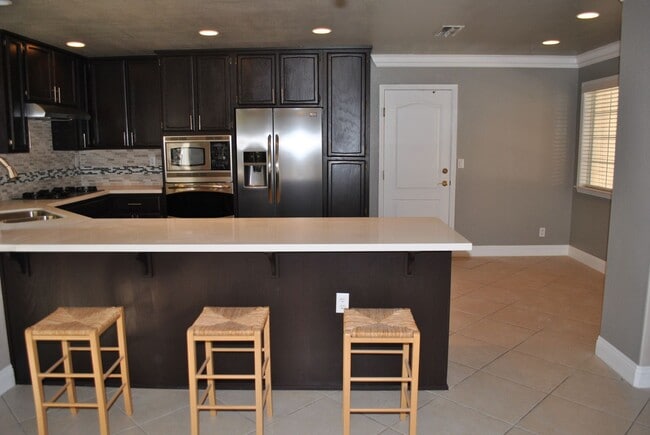 Building Photo - 4050 Tilden Dr