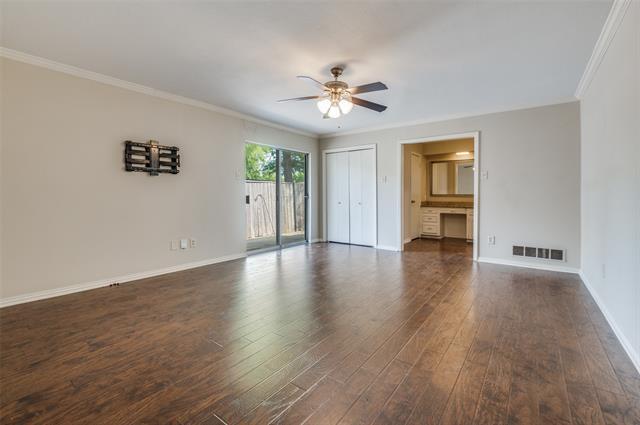 Foto del edificio - 7434 Wellcrest Dr